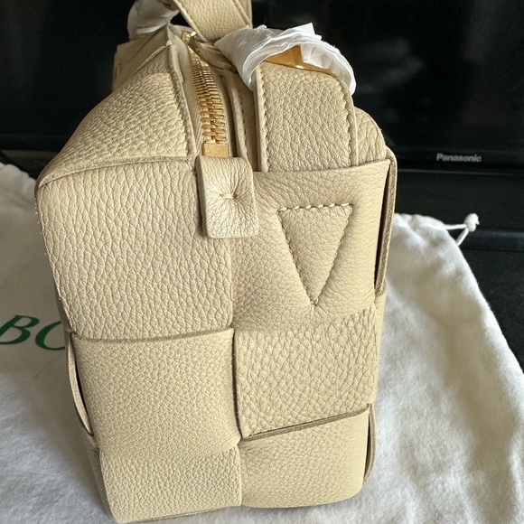 BOTTEGA VENETA - Brick Cassette Unused! - Picture 11 of 15